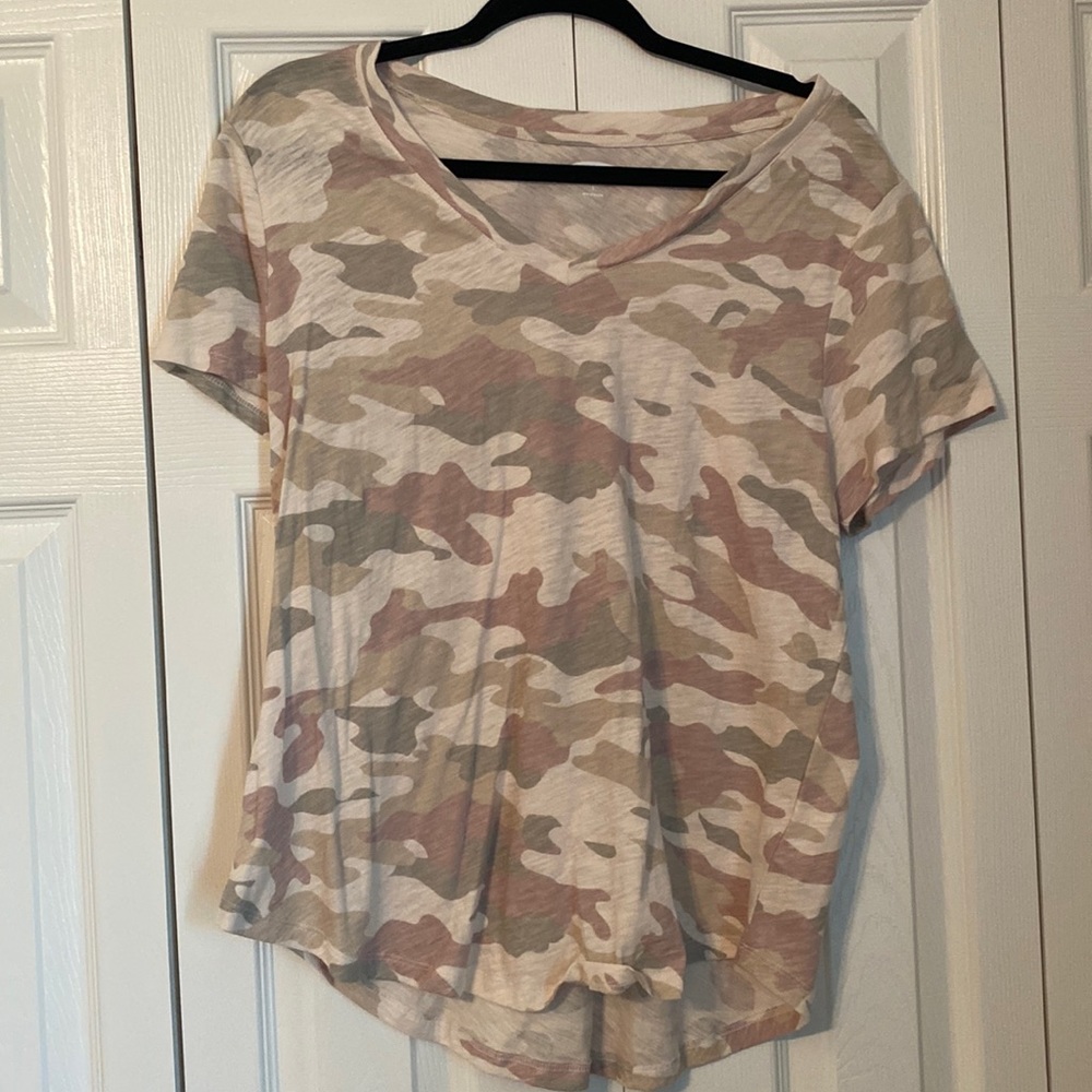Camo v-neck t-shirt